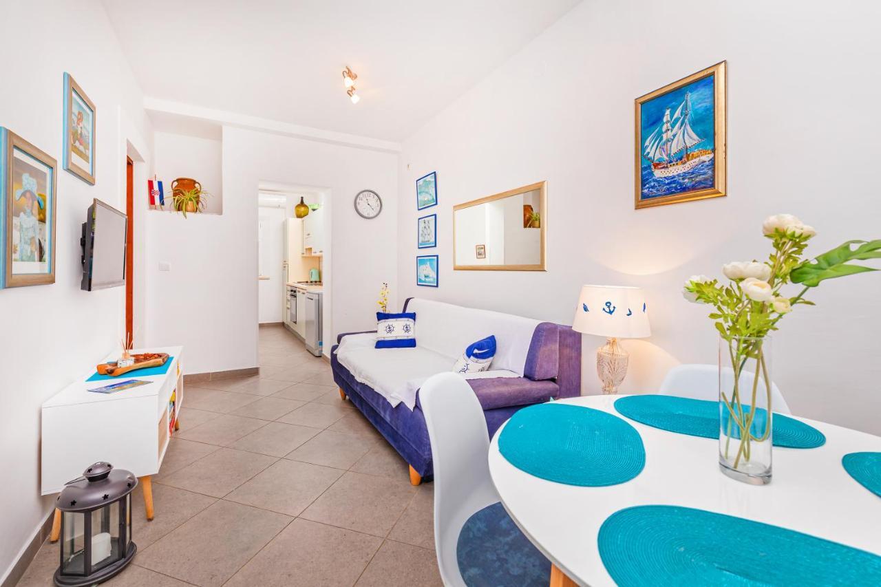 Apartman Daniela Sobra Bagian luar foto